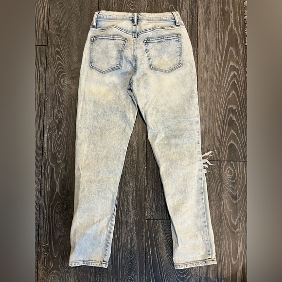 Celebrity pink: Mom ripped jeans - Picture 4 of 4